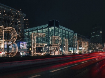 day-7-Berlin-City-Font-Christmas-Christmas-Lights